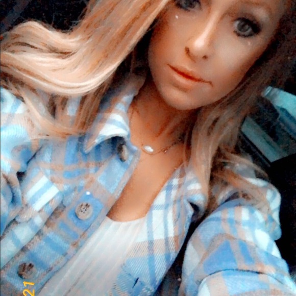 Meet your Posher, Stacy - Picture 3 of 4